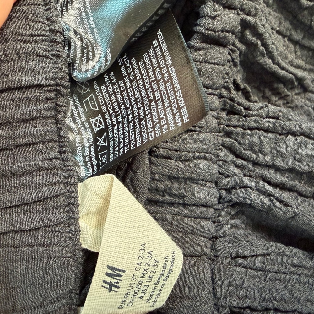 HM Girls Black Tiered Crinkle Skirt Size 3T Elastic Waist Casual Flowy